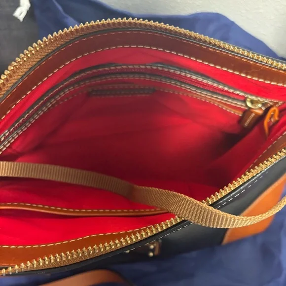 Dooney & Bourke Black and Tan Leather Purse NWOT - Picture 2 of 8